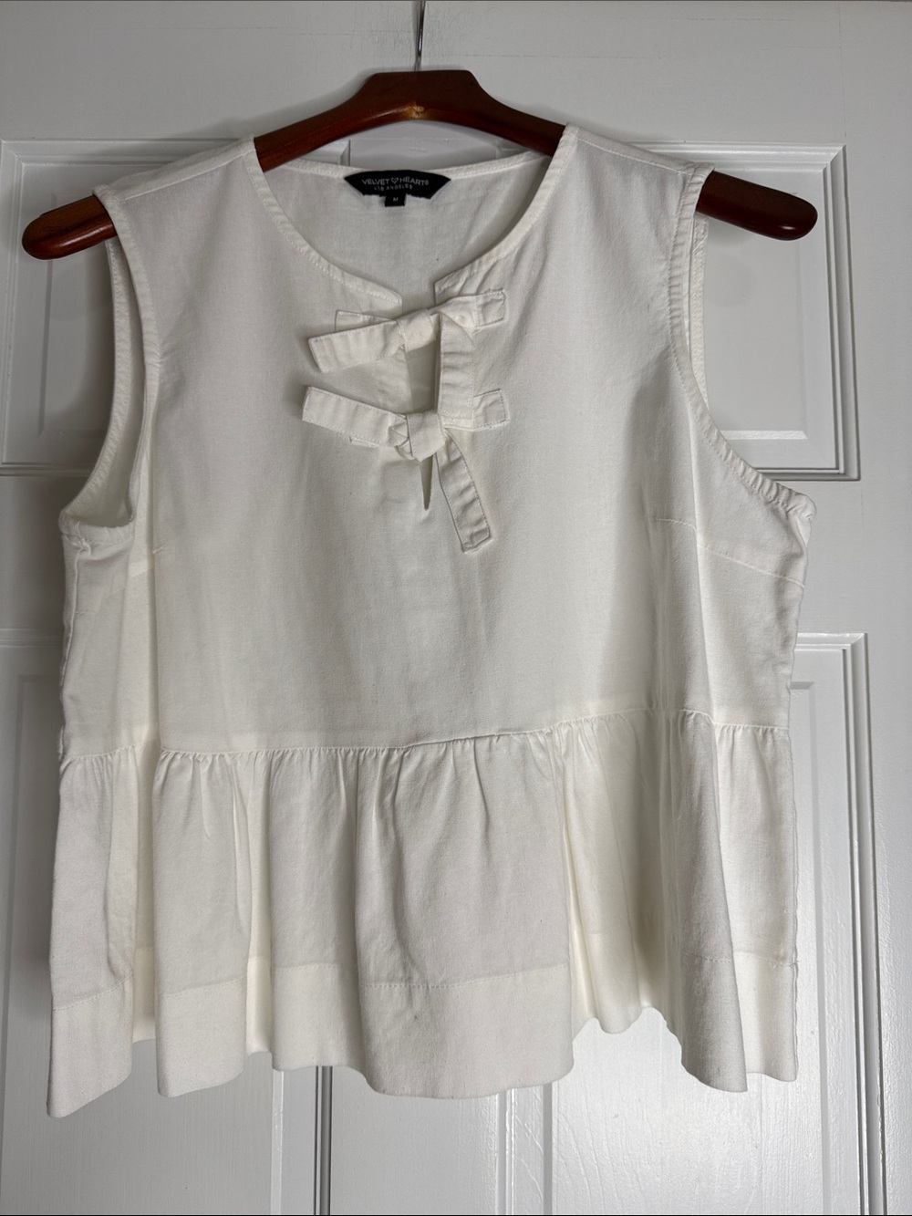 Velvet Heart Optic White Sleeveless Peplum Top with Double Front Bows M